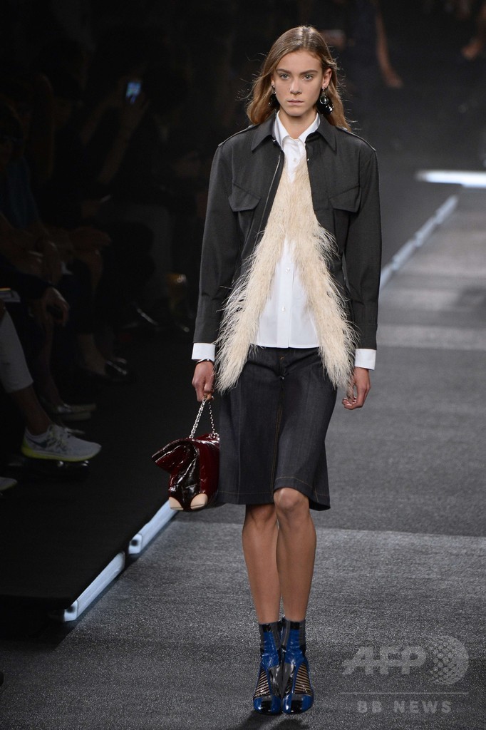 「ルイ・ヴィトン ファウンデーション」で初のショー、「ルイ・ヴィトン」15年春夏