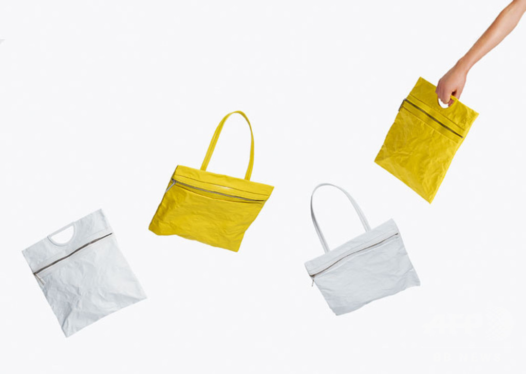 「プリーツ プリーズ イッセイ ミヤケ」春夏コレクション、1月9日発売