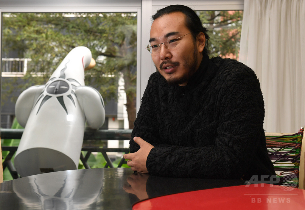 舘鼻則孝、原始に立ち返る美の対話