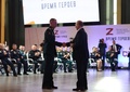 ロシア・モスクワ州で、兵士らと面会するウラジーミル・プーチン大統領。スプートニク配信（2024年6月14日撮影）。(c)Alexander KAZAKOV / POOL / AFP