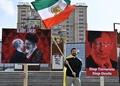 ウクライナの首都キーウで、ロシアによるイラン製無人機でのウクライナ攻撃に抗議するイラン人（2022年10月28日撮影）。(c)Genya SAVILOV / AFP