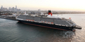 2008年2月21日、オーストラリアのメルボルン（Melbourne）に到着したクイーン・ビクトリア号（The Queen Victoria）。(c)AFP/James MORGAN