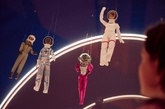 宇宙から帰還したバービー人形、ロンドンで初の一般公開
