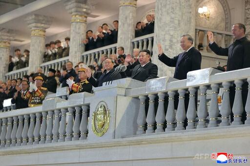 北朝鮮、労働党創建80周年の記念軍事パレード 新型ICBMを公開 写真5枚