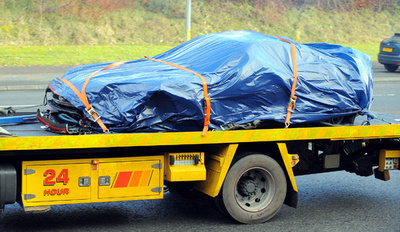 事故で大破したロナウドのフェラーリが競売へ