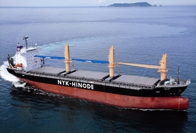 ソマリア海賊に乗っ取られていた日本の貨物船、4か月ぶりに解放