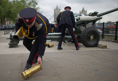 英国のフィリップ殿下92歳の誕生日、ロンドンで祝砲