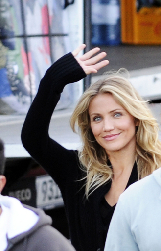 キャメロン・ディアス、撮影現場に笑顔で登場