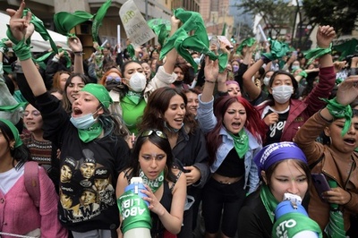 コロンビア、妊娠24週までの中絶が合法に 憲法裁判断