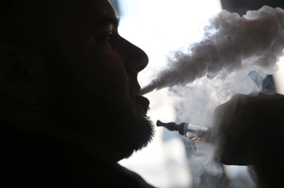 「Vape」が今年の言葉に　英オックスフォード辞典 