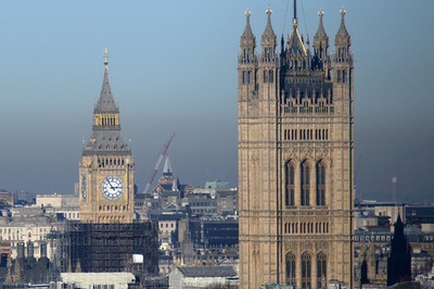 「007映画の見過ぎ」 中国、スパイ警告の英国に反発