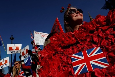 メイ首相にまた打撃 英議会、EU離脱方針を否決