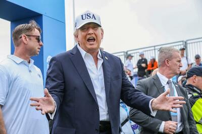 トランプ氏、AI開発の慎重論を「否定的」な考え方と批判<br />