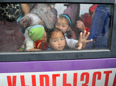 キルギス民族衝突で難民40万人、国連