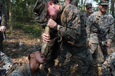 アジア最大級の軍事演習「コブラゴールド」、米タイ兵士がサバイバル訓練