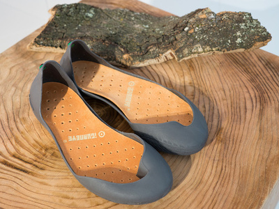 日本人の原点彷彿させる靴、「イグアナアイ」世界第一号店