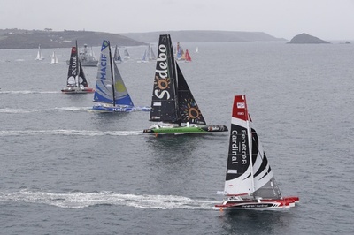 足こぎ潜水艇での英仏海峡横断、トラブル続き断念