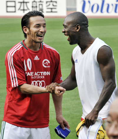 中田英寿氏が開催のエキシビションマッチ 2-2のドローに終わる