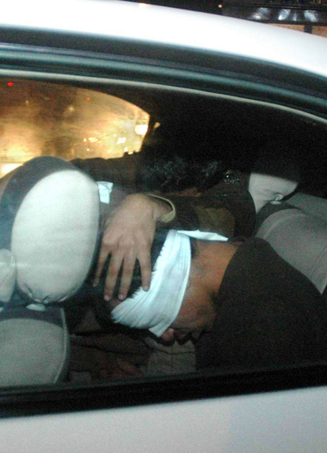 空港で自爆テロ 犯人は死亡、負傷者5人以上 - パキスタン