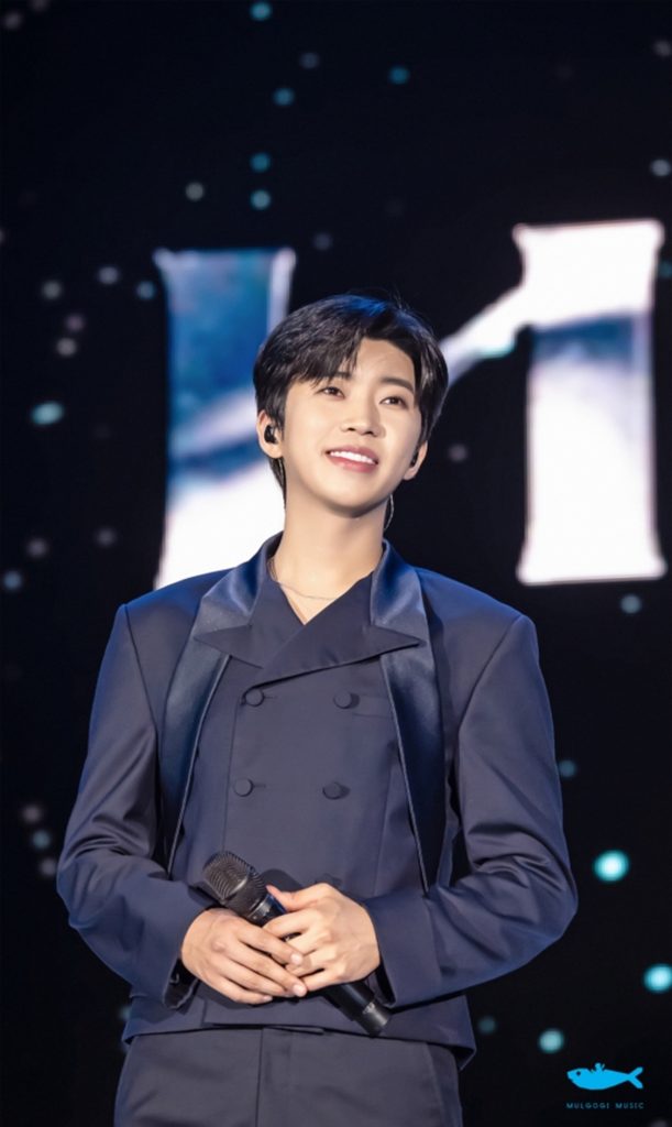 (c)STARNEWS