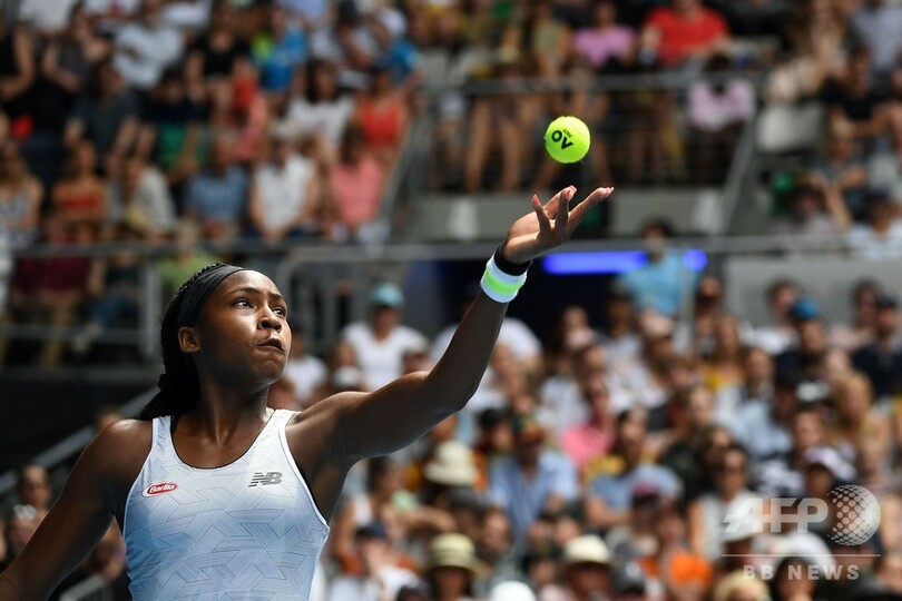 15歳ガウフは涙の4回戦敗退、同胞に逆転負け 全豪OP