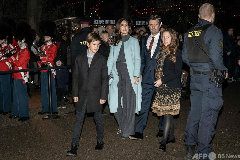 デンマーク皇太子一家、女王が制作参加のバレエを鑑賞