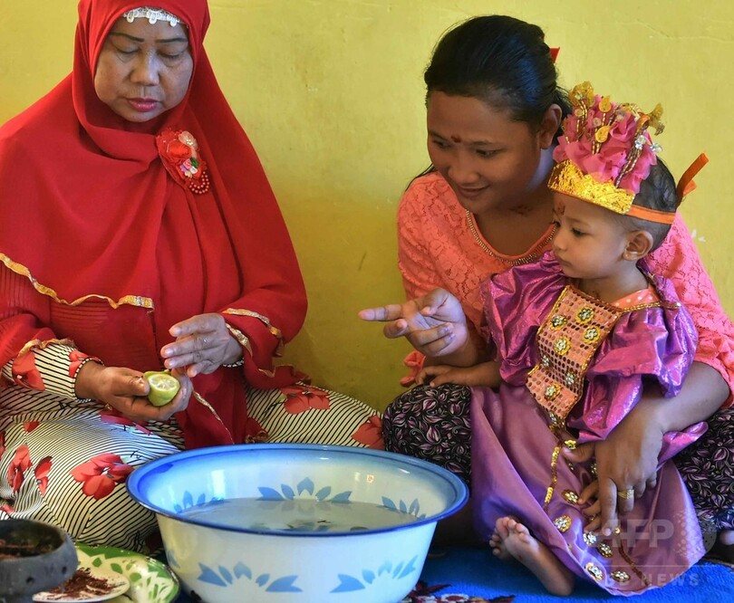 女性器切除の是非、インドネシアで論争過熱