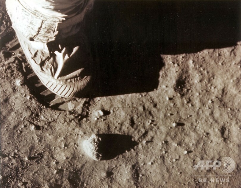 世界をくぎ付けにした 一歩 の中継 アポロ月面着陸から50年 写真2枚 国際ニュース Afpbb News
