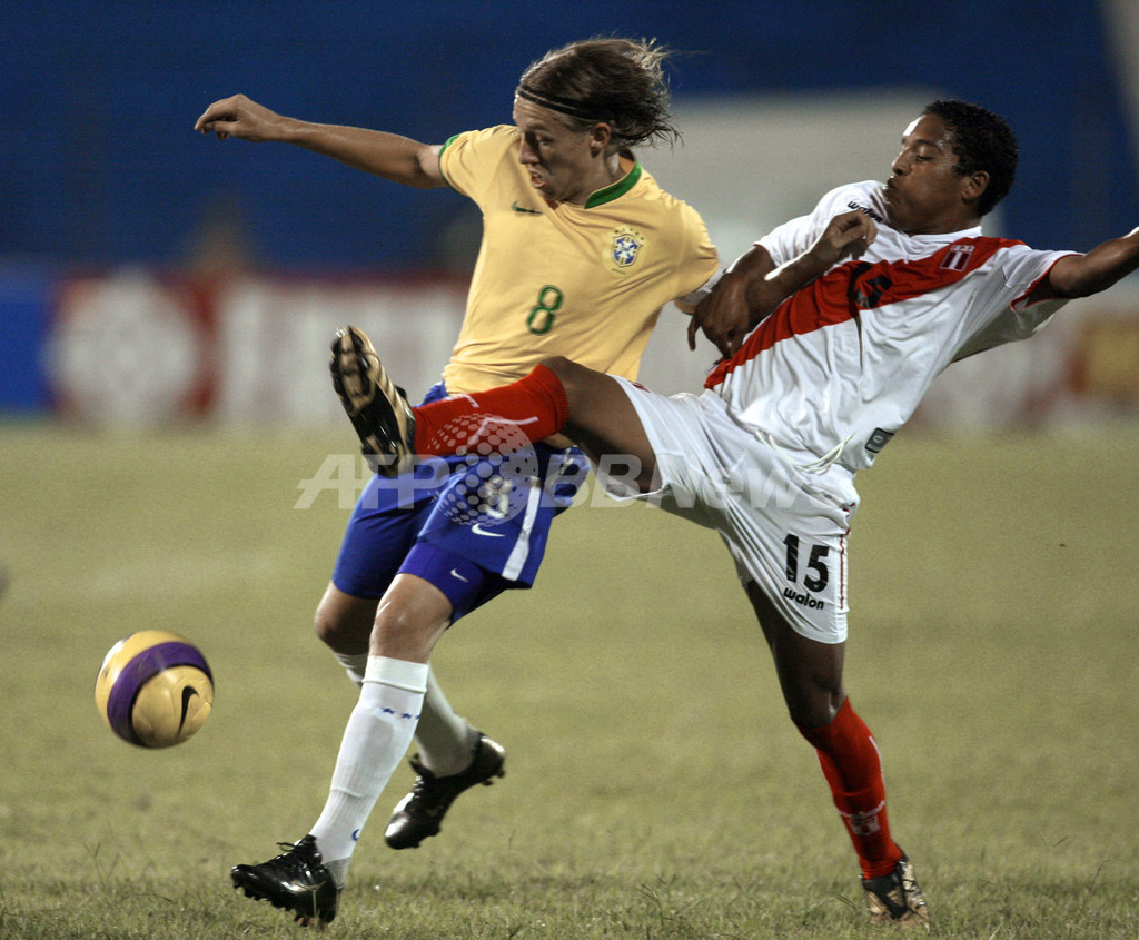 ＜サッカー 07南米ユース選手権＞ブラジル ペルーを降しグループ首位へ パラグアイ 写真5枚 国際ニュース：AFPBB News