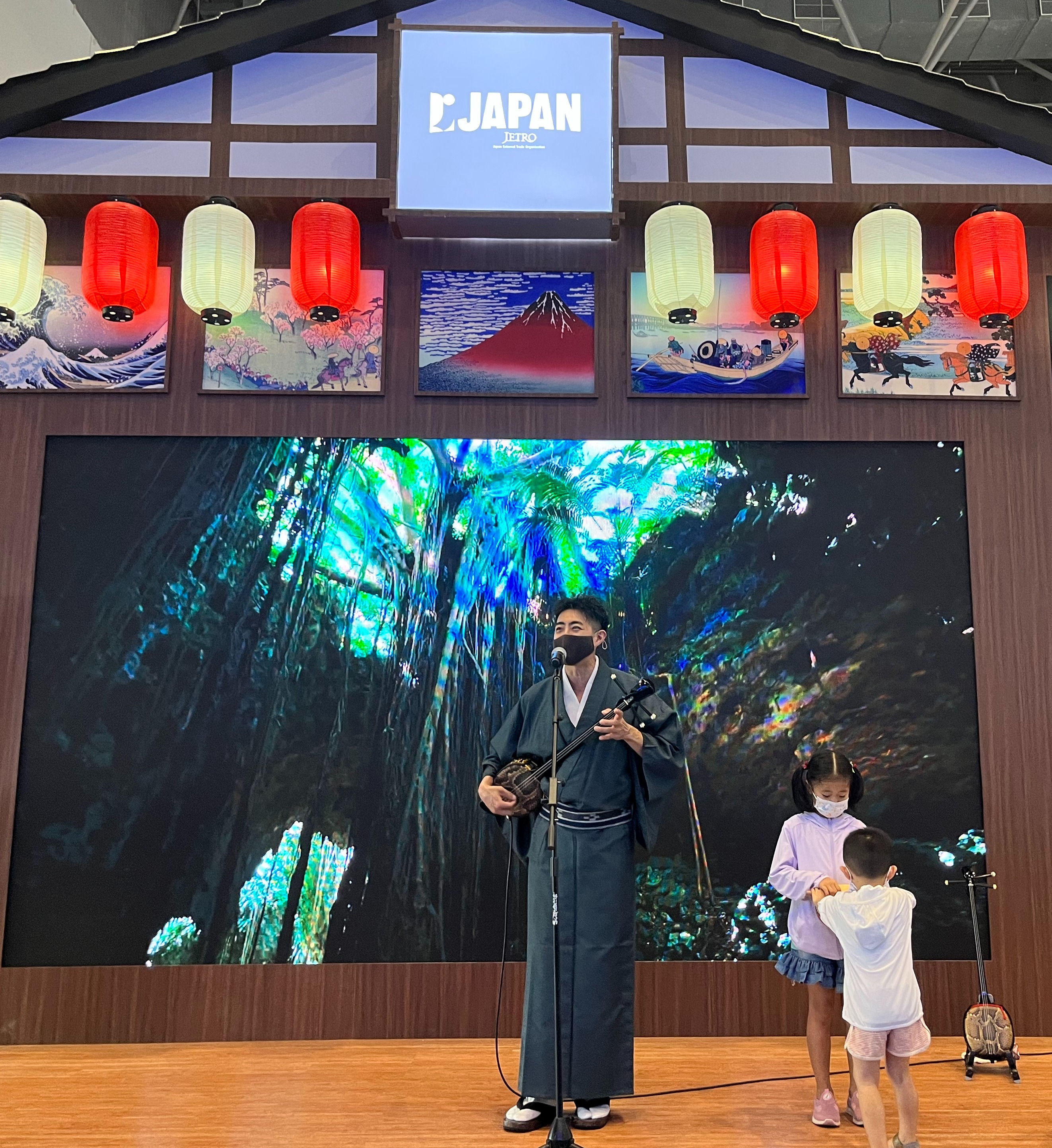 中国で琉球文化を伝える沖縄県出身の三線講師 写真4枚 国際ニュース Afpbb News 中国で琉球文化を伝える沖縄県出身の三線講師 写真4枚 国際ニュース Afpbb News