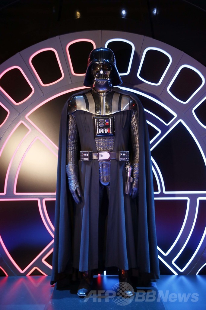 スター・ウォーズ世界の「個性」描く展覧会、パリ郊外