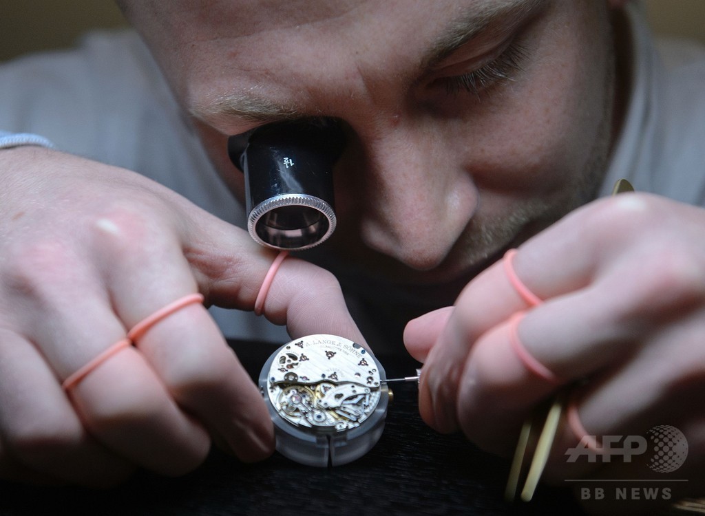 【写真特集】国際高級時計見本市「SIHH 2016」開幕