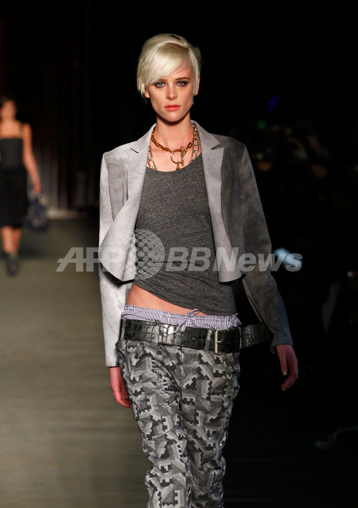 ＜12/13年秋冬NYコレクション＞ディーゼル ブラック ゴールド