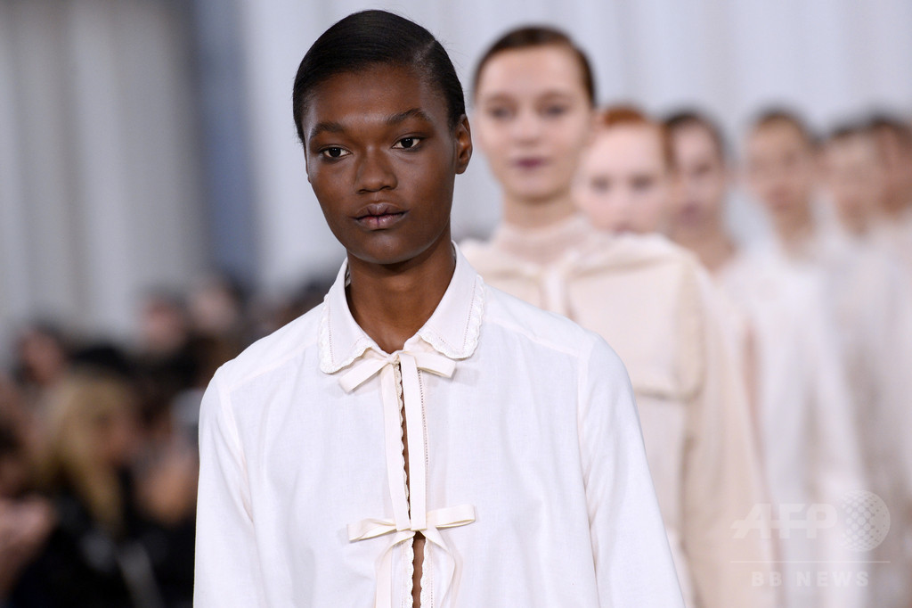 「ヴェロニク・ブランキーノ」17年春夏