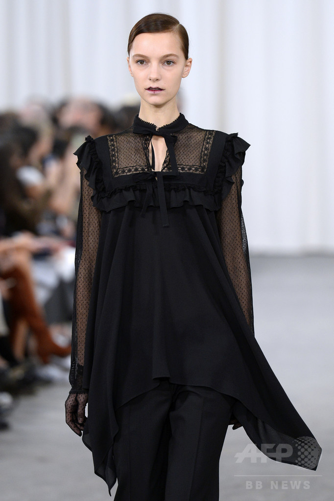 「ヴェロニク・ブランキーノ」17年春夏