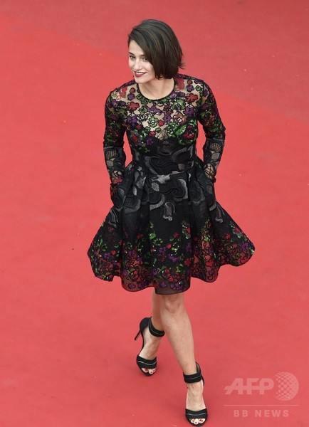 カンヌ3日目、エマ・ストーンにレイチェル・ワイズほか華やかなレッドカーペット