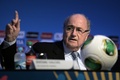 2014年サッカーW杯ブラジル大会（2014 World Cup）の組み合わせ抽選会を控え、記者会見に臨む国際サッカー連盟（FIFA）のジョセフ・ゼップ・ブラッター（Joseph Sepp Blatter）会長（2013年12月3日撮影）。(c)AFP/VANDERLEI ALMEIDA