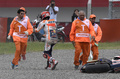 世界ロードレース選手権第2戦アルゼンチンGP、MotoGPクラス決勝で転倒リタイアに終わったレプソル・ホンダのマルク・マルケス（2017年4月9日撮影）。(c)AFP/JUAN MABROMATA