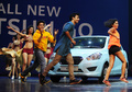インドの首都ニューデリー（New Delhi）郊外のグルガオン（Gurgaon）で発表された日産自動車（Nissan Motor）のダットサン（Datsun）「ゴー（Go）」（2013年7月15日撮影）。(c)AFP/SAJJAD HUSSAIN