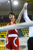 女優のイ・シヨン（Lee Si-Young）が24日、韓国の忠州（Chungju）市・忠州体育館（Chungju Gymnasium）で開催されたボクシング試合「2013年国家代表最終選抜戦」の女子48キロ級で優勝した。イ・シヨンは、2010年からボクシングを始め、2011年新人アマチュア戦で48キロ級優勝。翌年、全国体育大会に向けてソウル（Seoul）市ボクシング代表選抜戦で優勝した経験も持つ。イ・シヨンは今年1月、仁川（Incheon）市庁のボクシングチームに正式入団した。写真は、女子48キロ級の決勝戦で勝利した、女優のイ・シヨン（Lee Si-Young、2013年4月24日撮影）。(c)STARNEWS
