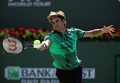 テニス、BNPパリバ・オープン、男子シングルス決勝。フォアハンドを打つロジャー・フェデラー（2017年3月19日撮影）。(c)AFP/Clive Brunskill