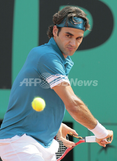 フェデラー、ストレート勝ちで2回戦突破 全仏オープン 写真3枚 国際