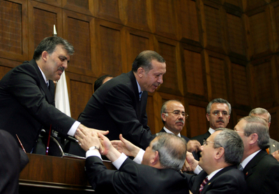 与党、次期大統領候補にギュル外相の指名を発表 - トルコ