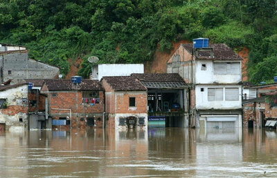 ブラジル東部で豪雨 18人死亡、3.5万人避難
