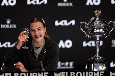 全豪OP制覇のサバレンカをベラルーシ大統領が祝福、健康に乾杯