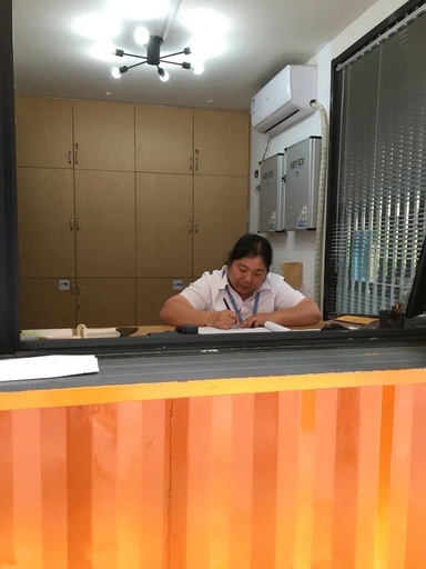 大学寮母、学生の勉強に付き合って会計試験に合格 浙江省