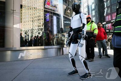 AIが仕事を奪う日…「役に立たない階層」が現実になる瞬間 [韓国記者コラム]