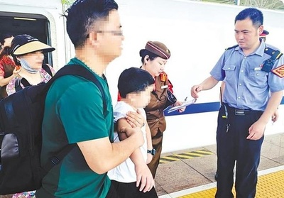 中国の高速列車D5823便 男児を救助するため緊急停車