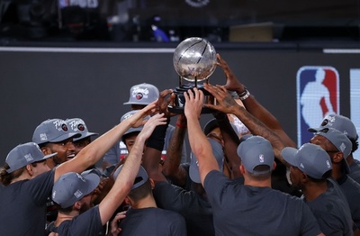 ヒートがレイカーズとのファイナルへ セルティックス破って東優勝