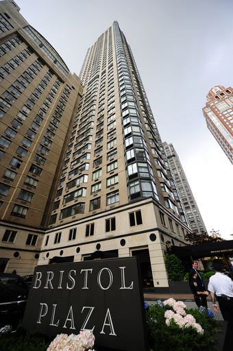 ストロスカーンIMF前専務理事、保釈される